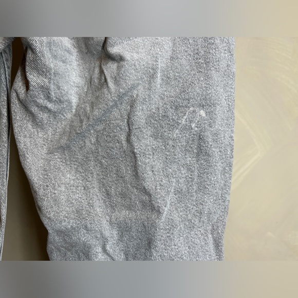 H&M women’s Classic Denim Gray 5-pocket Mid Rise Mom Jeans|Sz:US:6 EU:38 - Picture 4 of 15